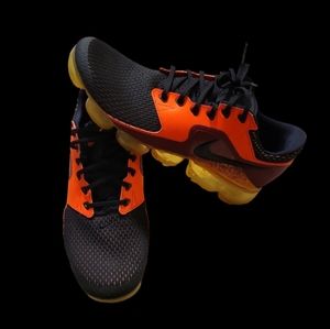 nike vapomax size 10.5